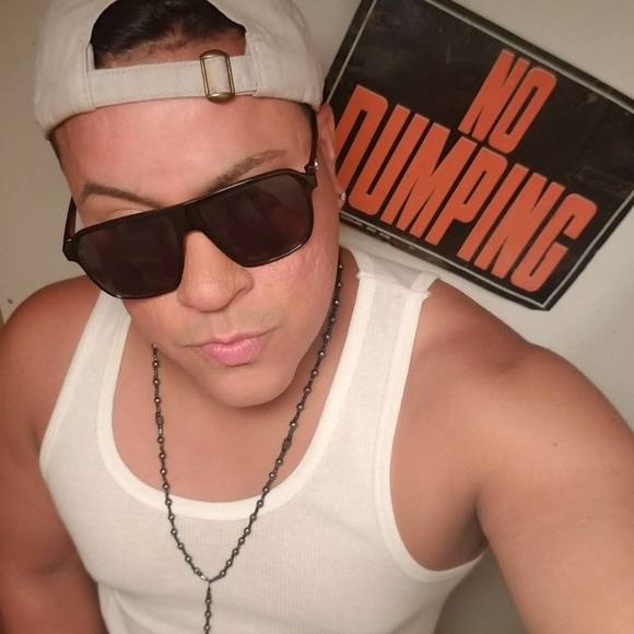 Meet your Posher, Lewis - Picture 1 of 1